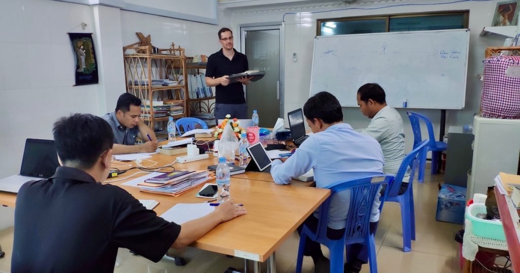 Header International-squashed